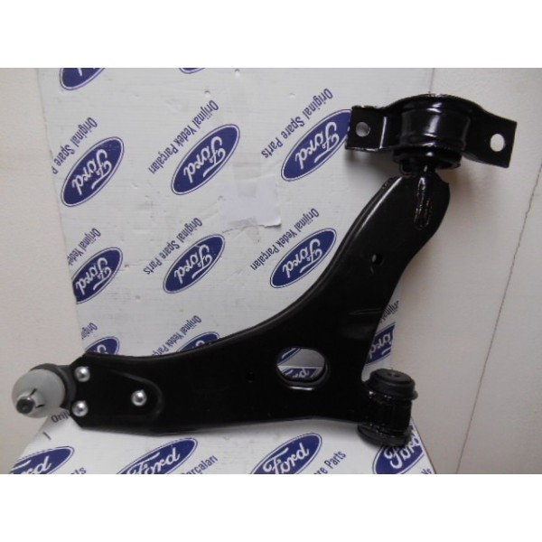 TRIANGLE DE SUSPENSION DROIT FORD FOCUS