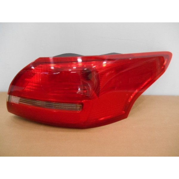 LANTERNE FEU DE STOP EXTERIEUR DROIT FORD FOCUS Mk3
