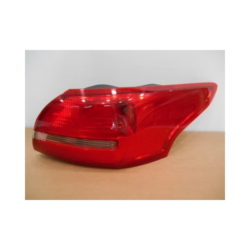 LANTERNE FEU DE STOP EXTERIEUR DROIT FORD FOCUS Mk3